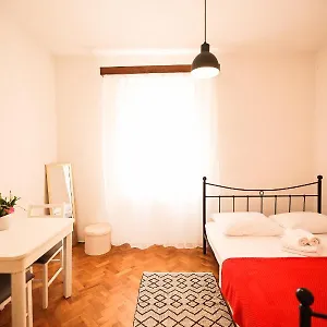 cozy-studio-apartments-in-city-centar-stoija-ae1565.hotelinzadar.com/